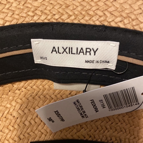 Nwt Women’s Alxiliary hat. Tan. Size XS/S - Picture 3 of 6